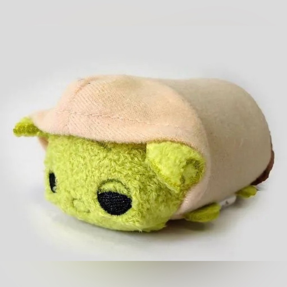 Disney Store Tsum Tsum Yoda Jedi Master Mini Plush from the Star Wars NWT